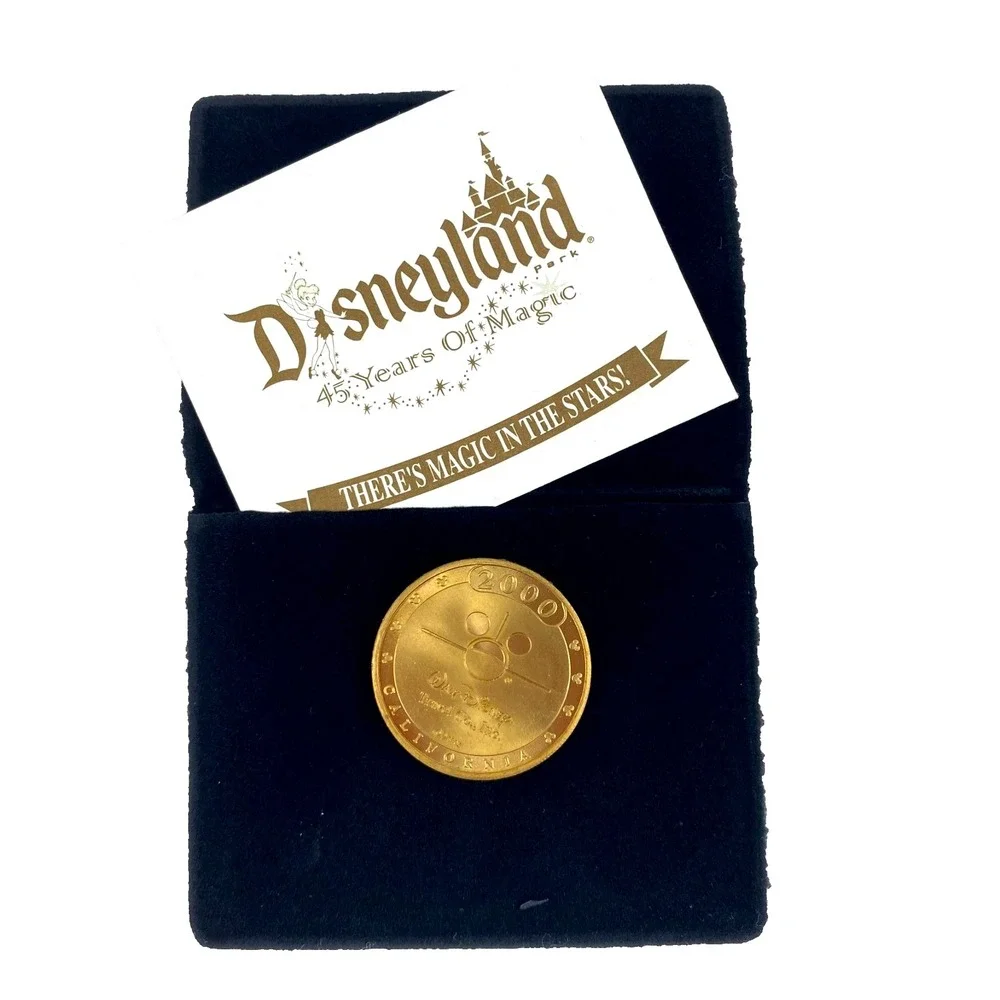 Disneyland  2000  Commemorative Coin 45 Years of Magic Walt Disney Travel Co